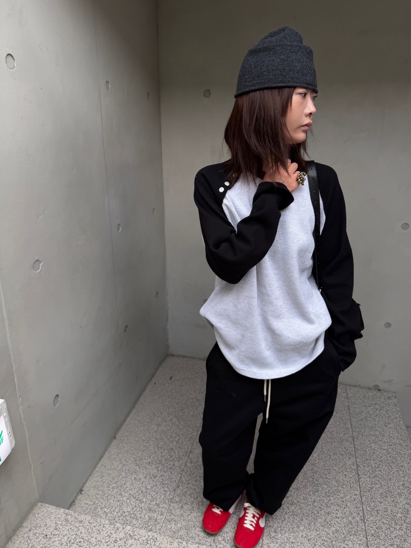 OLI EDIT東大門實拍女裝新品時尚真品休閑推薦人氣長袖T恤OLI EDIT長袖T恤