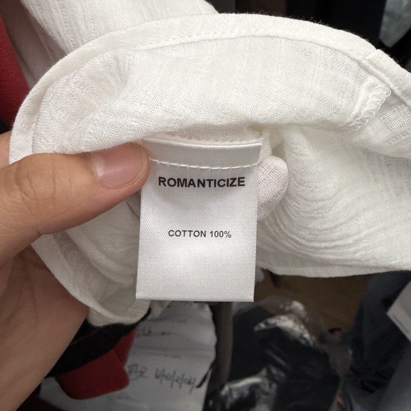 ROMANTICIZE東大門實拍女士新款時尚真品熱賣襯衫蕾絲衫V領ROMANTICIZE襯衫/蕾絲衫