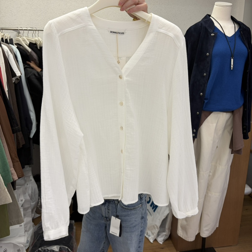 ROMANTICIZE東大門實拍女士新款時尚真品熱賣襯衫蕾絲衫V領ROMANTICIZE襯衫/蕾絲衫圖色1