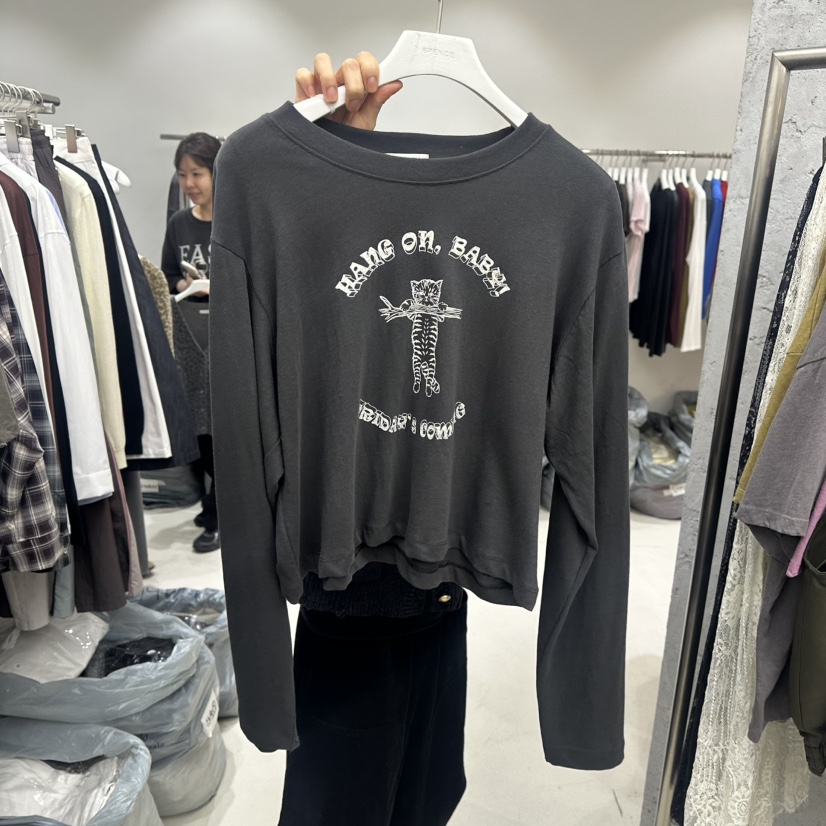 SIXTEEN東大門實拍女士新品真品推薦熱賣休閑人氣長袖T恤SIXTEEN長袖T恤圖色4