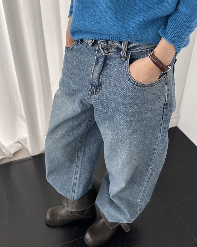 HOWDY/FACT THE NERD東大門直郵女士新款熱賣牛仔褲折疊HOWDY/FACT THE NERD牛仔褲