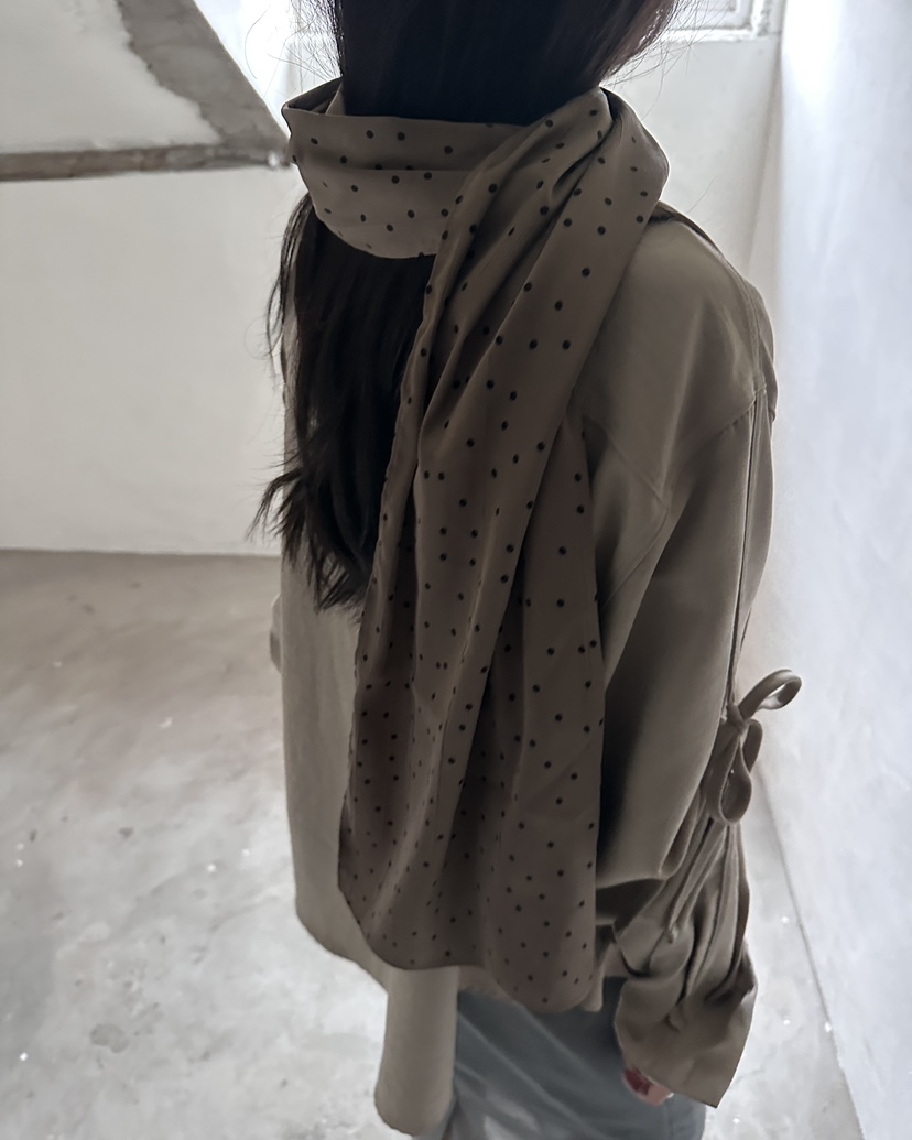 HOWDY/FACT THE NERD東大門實拍女裝新款推薦圍巾披肩圍巾圓點HOWDY/FACT THE NERD圍巾/披肩