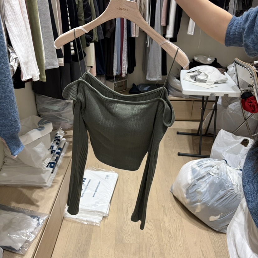 MONROE韓國直郵女裝新品人氣熱賣真品推薦休閑時尚長袖T恤MONROE長袖T恤圖色2卡其綠
