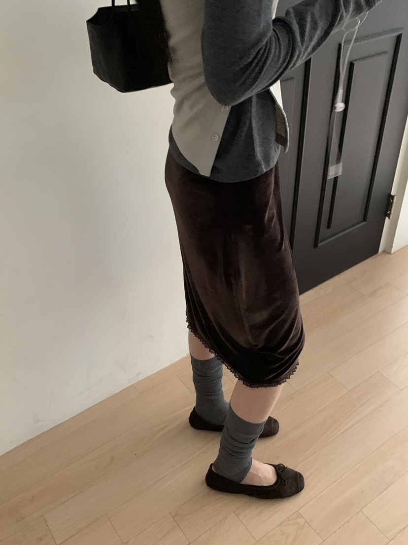 B_GARDER東大門實拍女士新品真品半身裙中短裙天鵝絨蕾絲B.GARDER半身裙/中短裙