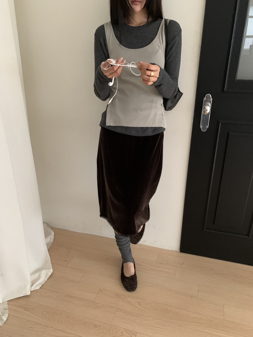 B_GARDER東大門實拍女士新品真品半身裙中短裙天鵝絨蕾絲B.GARDER半身裙/中短裙