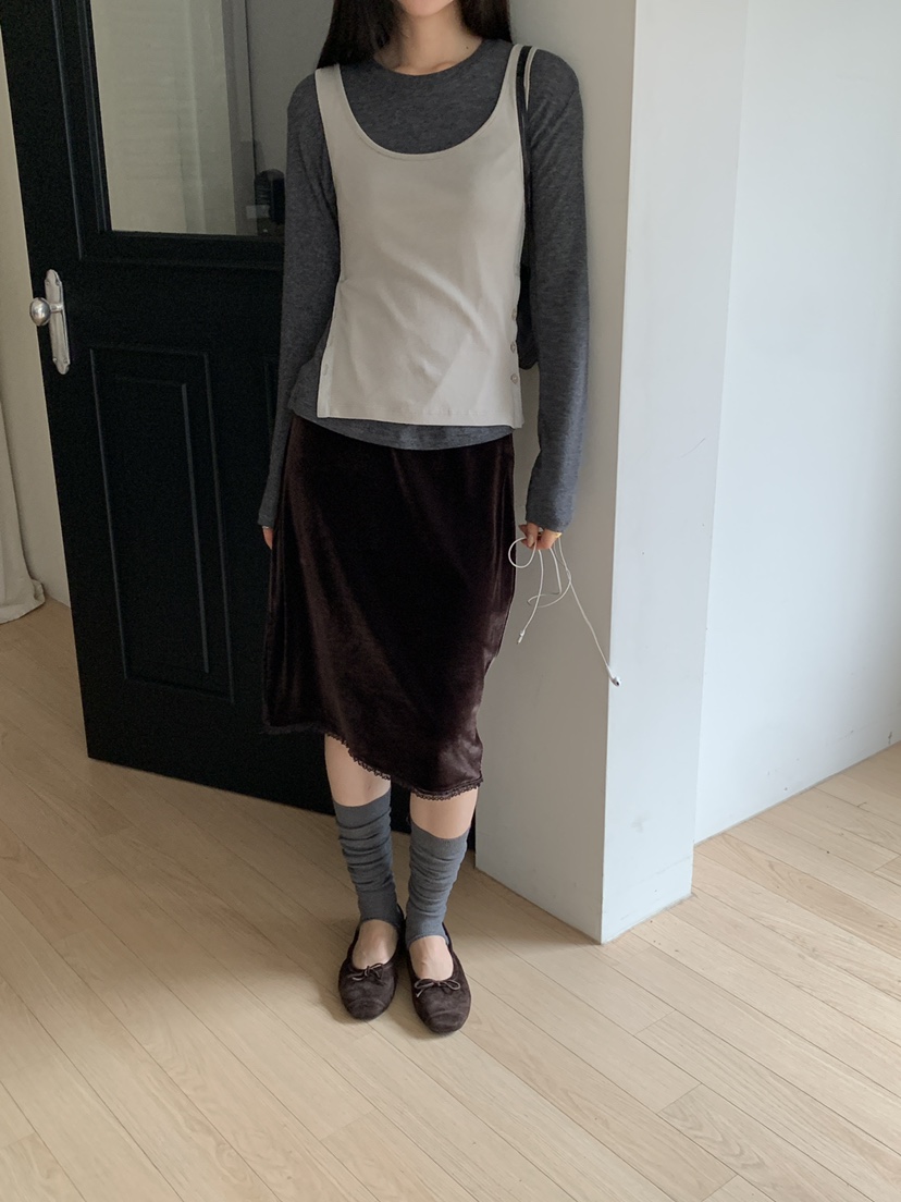 B_GARDER東大門實拍女士新品真品半身裙中短裙天鵝絨蕾絲B.GARDER半身裙/中短裙