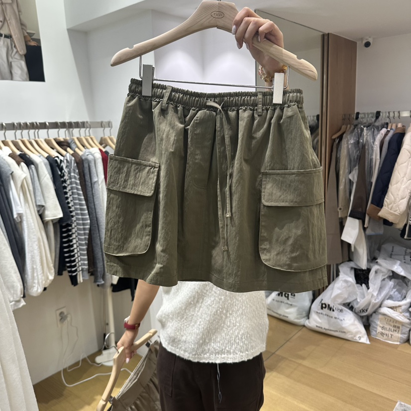 TIZZI東大門實拍女裝新品休閑時尚真品推薦人氣熱賣短裙TIZZI短裙圖色2