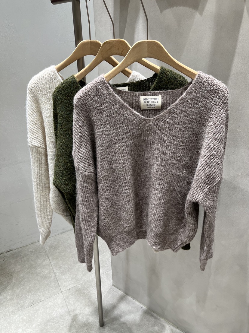 EVERCOMMERCE METICULOUSLY DESIGNED東大門直郵女士新款推薦針織衫EVERCOMMERCE METICULOUSLY DESIGNED針織衫