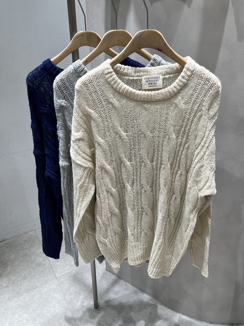 EVERCOMMERCE METICULOUSLY DESIGNED韓國代購女裝新品熱賣針織衫大號EVERCOMMERCE METICULOUSLY DESIGNED針織衫