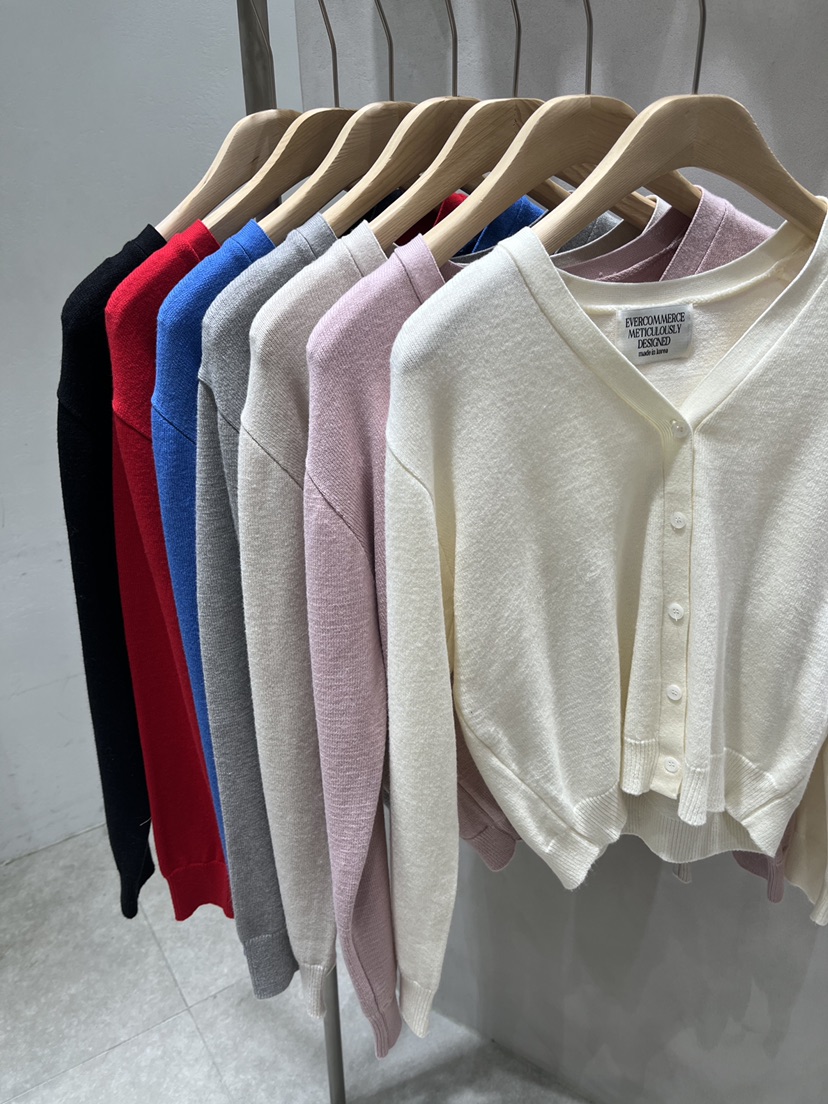 EVERCOMMERCE METICULOUSLY DESIGNED韓國代購女裝新品人氣針織衫EVERCOMMERCE METICULOUSLY DESIGNED針織衫