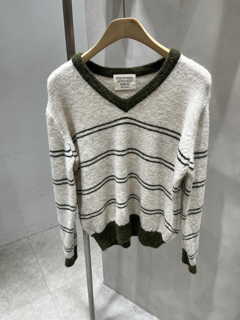 EVERCOMMERCE METICULOUSLY DESIGNED韓國代購女裝新款真品針織衫EVERCOMMERCE METICULOUSLY DESIGNED針織衫圖色1