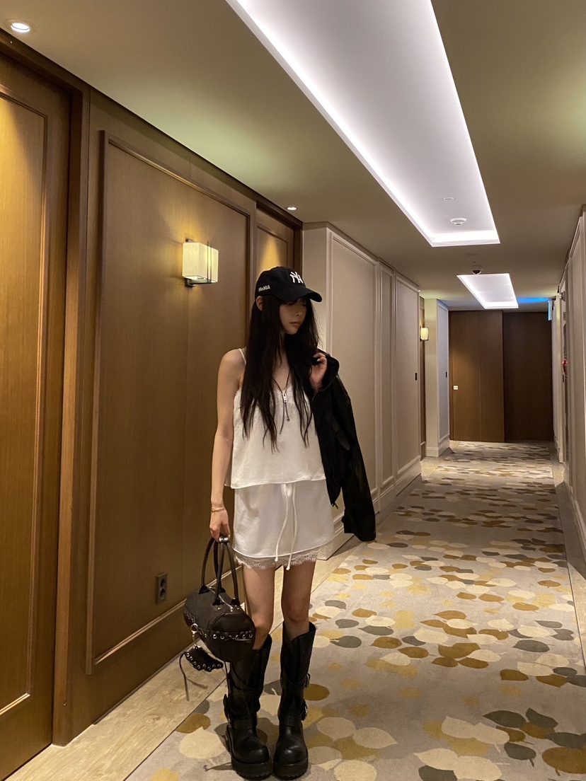 FOUREIGHT韓國代購女士新品真品休閑時尚推薦人氣熱賣短裙緞FOUR EIGHT短裙