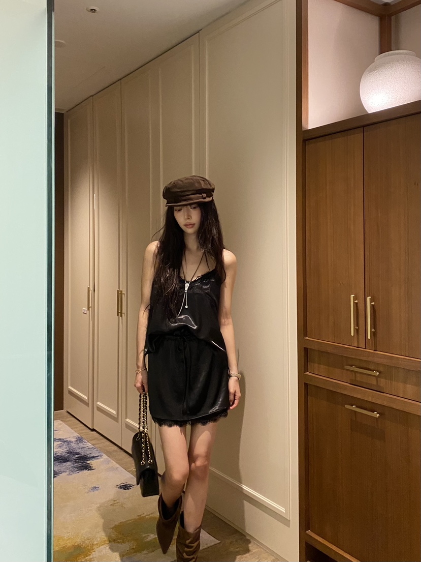 FOUREIGHT韓國代購女士新品真品休閑時尚推薦人氣熱賣短裙緞FOUR EIGHT短裙