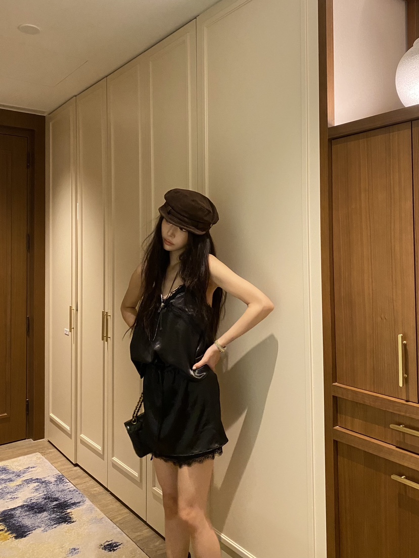 FOUREIGHT韓國代購女士新品真品休閑時尚推薦人氣熱賣短裙緞FOUR EIGHT短裙