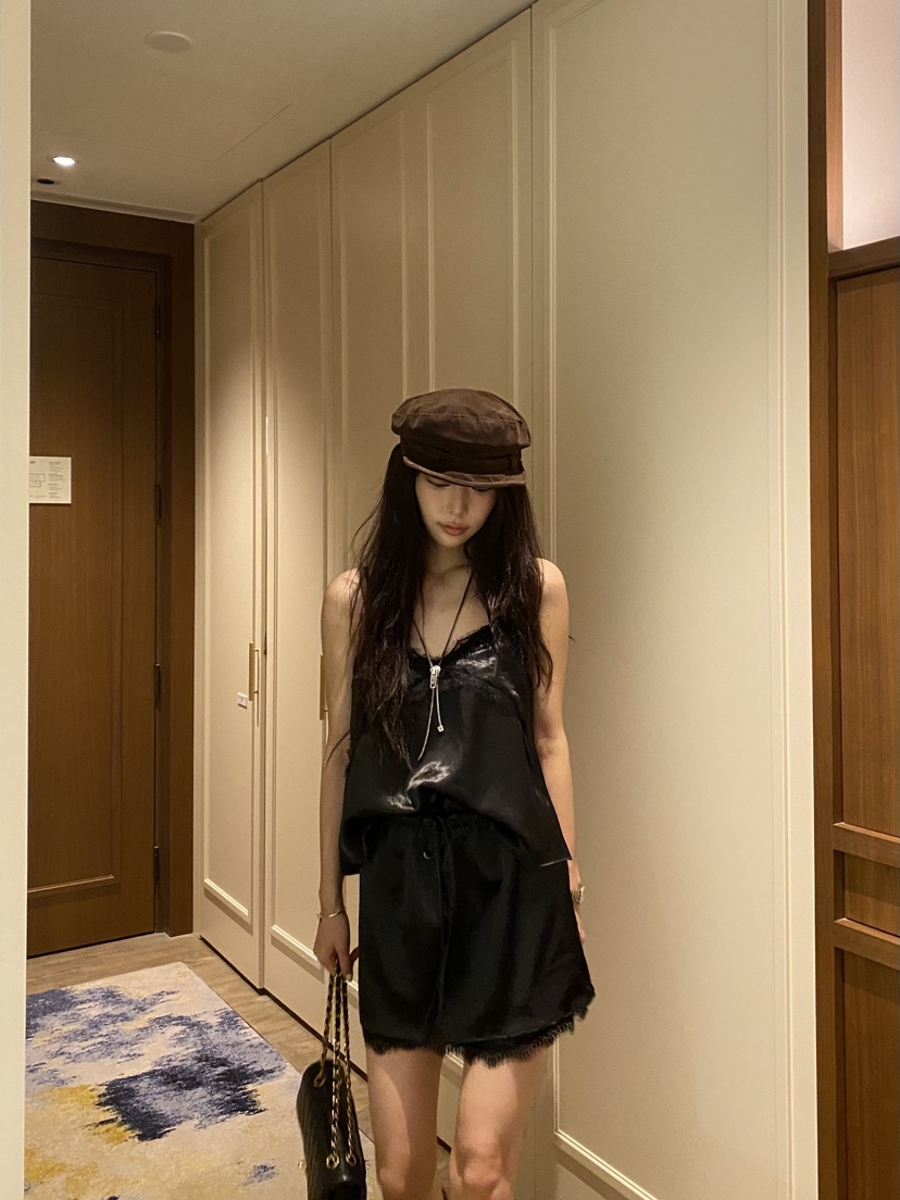 FOUREIGHT韓國代購女士新品真品休閑時尚推薦人氣熱賣短裙緞FOUR EIGHT短裙