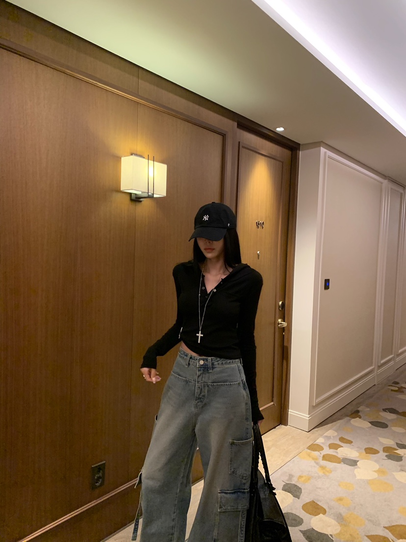 BADCALM東大門實拍女裝新款時尚熱賣真品長袖T恤按扣寬松BADCALM長袖T恤