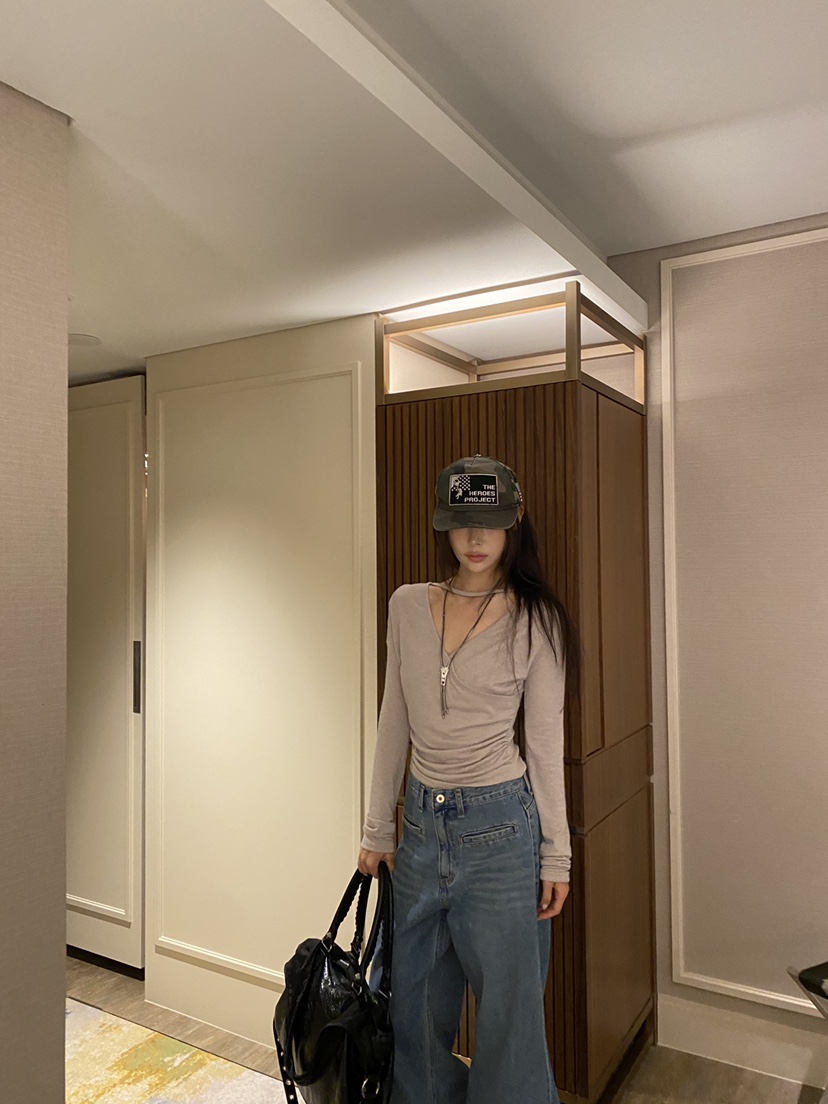 FOUREIGHT東大門實拍女裝新款熱賣時尚職業休閑長袖T恤褶皺FOUR EIGHT長袖T恤