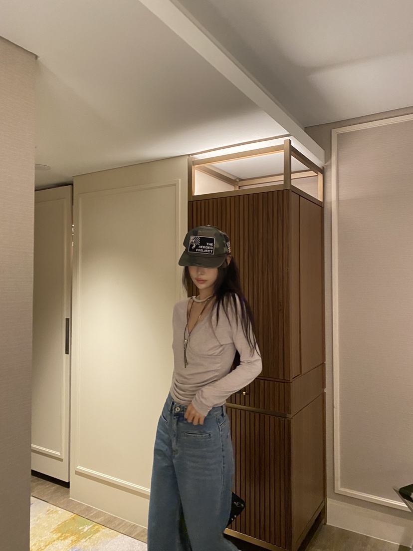 FOUREIGHT東大門實拍女裝新款熱賣時尚職業休閑長袖T恤褶皺FOUR EIGHT長袖T恤