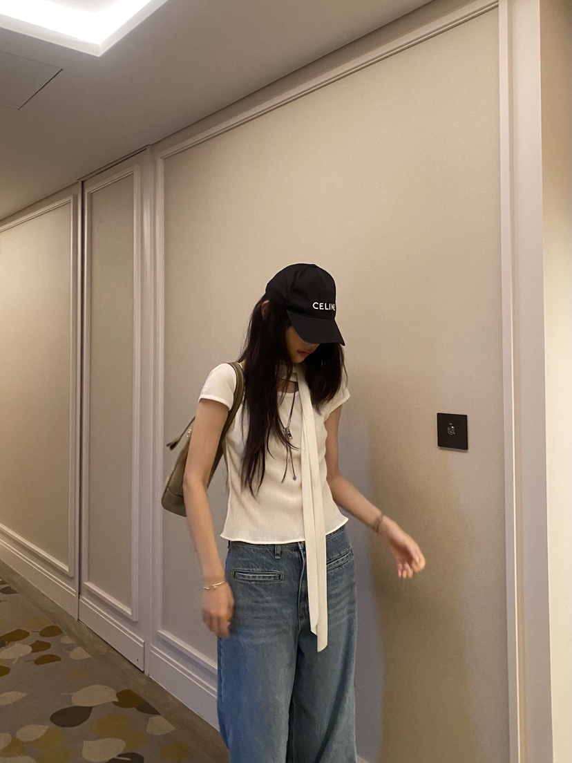 FOUREIGHT韓國直郵女士新款休閑時尚推薦熱賣襯衫蕾絲衫褶皺FOUR EIGHT襯衫/蕾絲衫