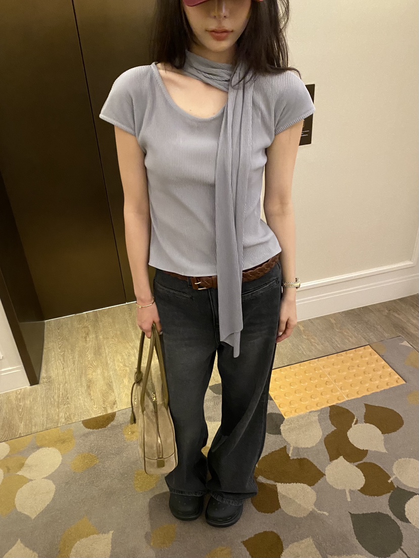 FOUREIGHT韓國直郵女士新款休閑時尚推薦熱賣襯衫蕾絲衫褶皺FOUR EIGHT襯衫/蕾絲衫