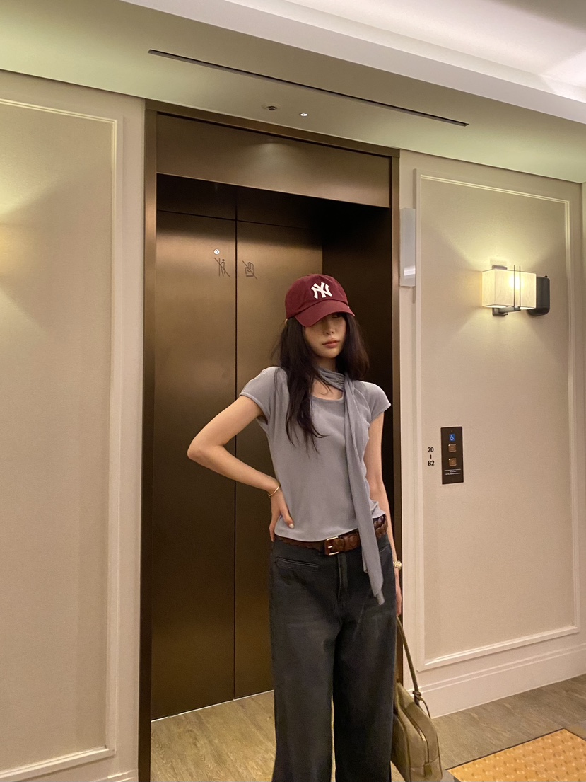 FOUREIGHT韓國直郵女士新款休閑時尚推薦熱賣襯衫蕾絲衫褶皺FOUR EIGHT襯衫/蕾絲衫