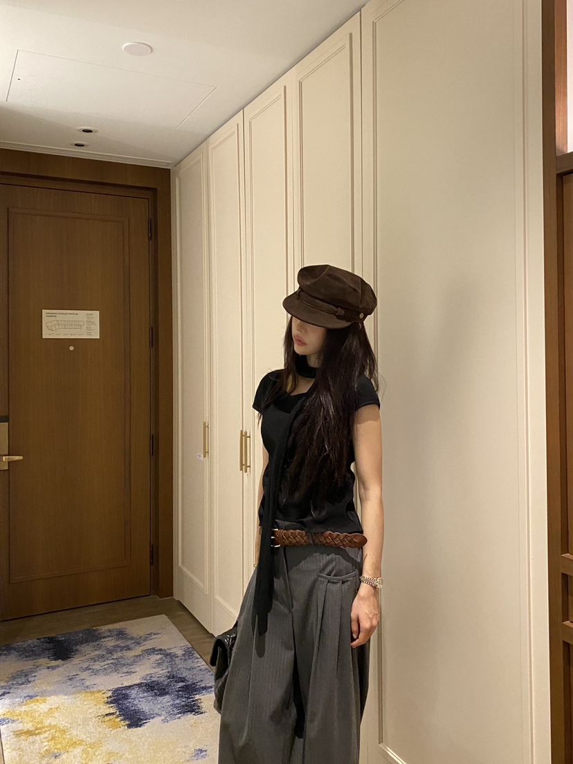 FOUREIGHT韓國直郵女士新款休閑時尚推薦熱賣襯衫蕾絲衫褶皺FOUR EIGHT襯衫/蕾絲衫