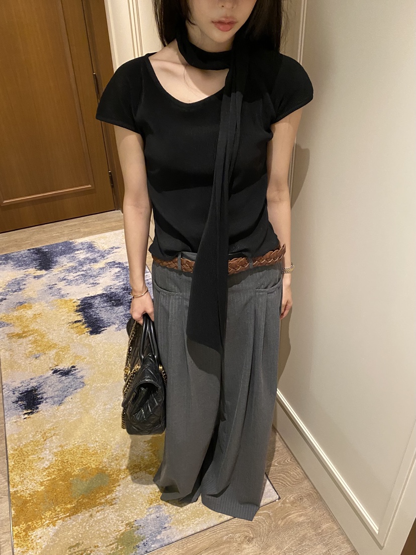 FOUREIGHT韓國直郵女士新款休閑時尚推薦熱賣襯衫蕾絲衫褶皺FOUR EIGHT襯衫/蕾絲衫