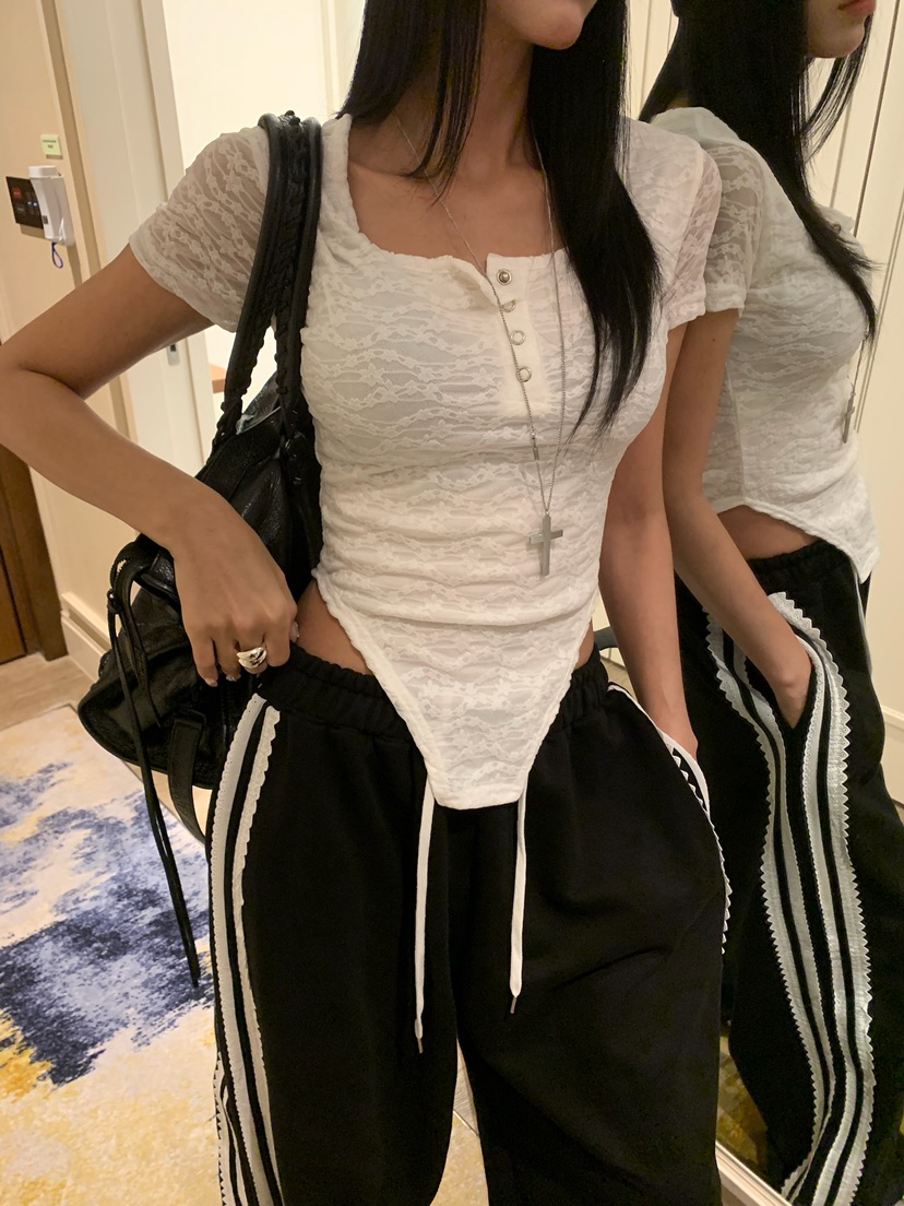 BADCALM韓國代購女士新款熱賣人氣真品推薦時尚休閑T恤蕾絲BADCALMT恤