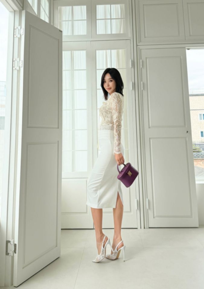 HIGH HEELS韓國代購女士新款休閑熱賣人氣推薦襯衫蕾絲衫HIGH HEELS襯衫/蕾絲衫
