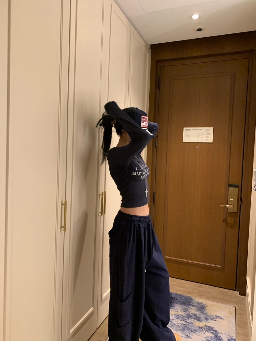 BADCALM東大門實拍女裝新款真品時尚熱賣休閑人氣長袖T恤BADCALM長袖T恤