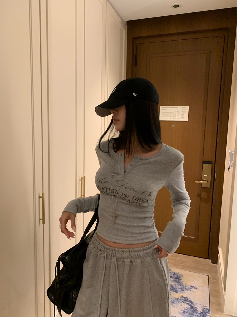 BADCALM東大門實拍女裝新款真品時尚熱賣休閑人氣長袖T恤BADCALM長袖T恤