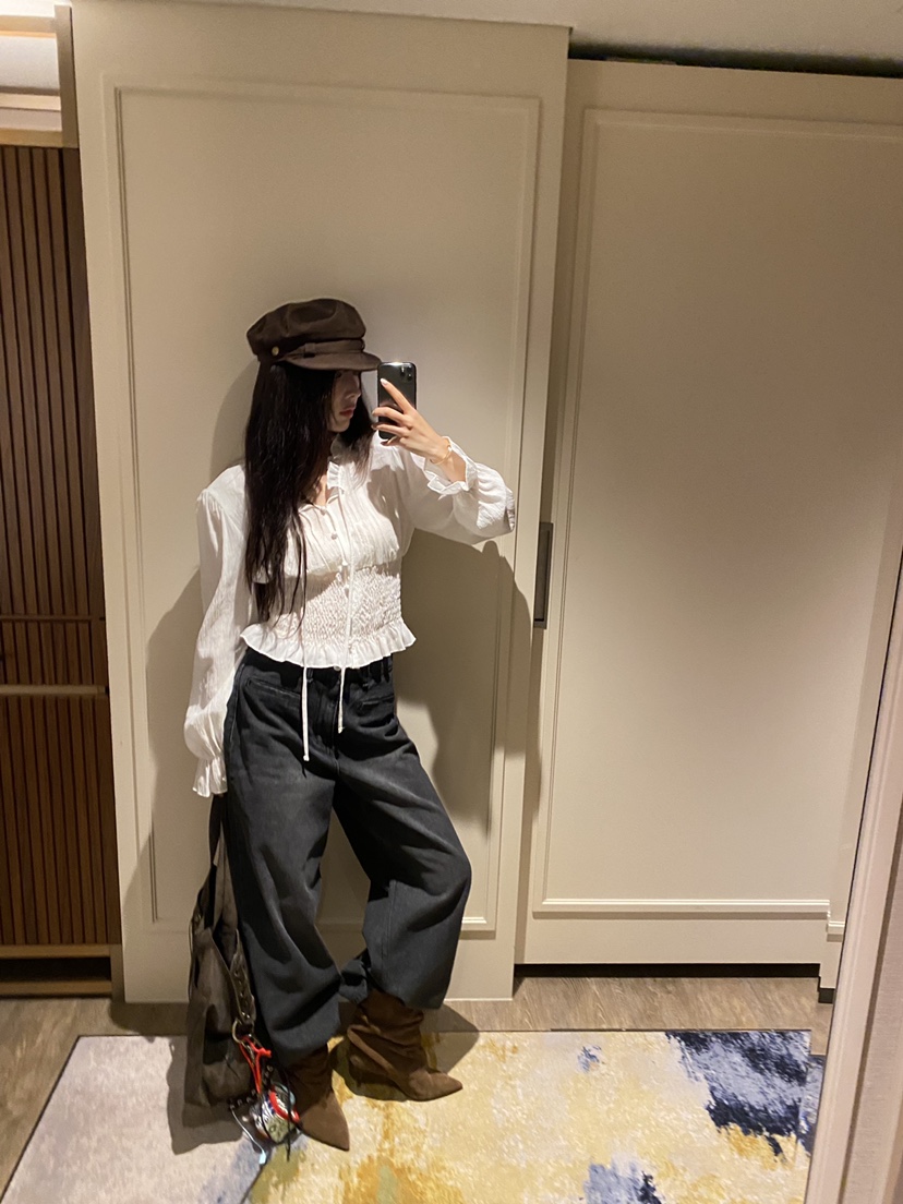 FOUREIGHT韓國直郵女士新品真品人氣職業熱賣時尚襯衫蕾絲衫FOUR EIGHT襯衫/蕾絲衫