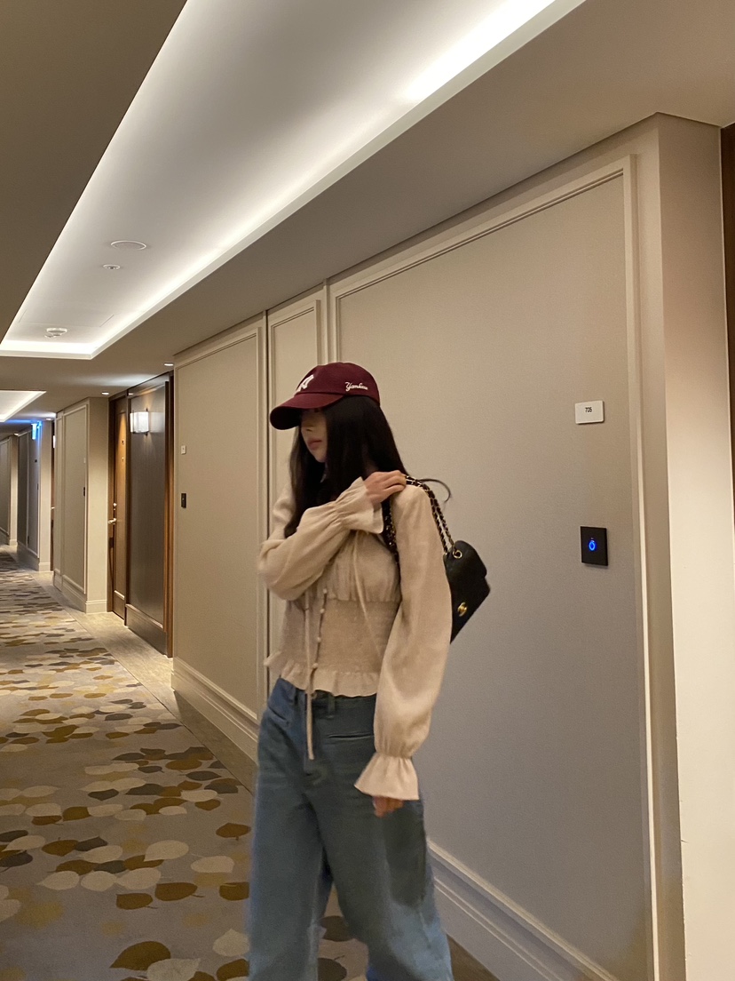 FOUREIGHT韓國直郵女士新品真品人氣職業熱賣時尚襯衫蕾絲衫FOUR EIGHT襯衫/蕾絲衫