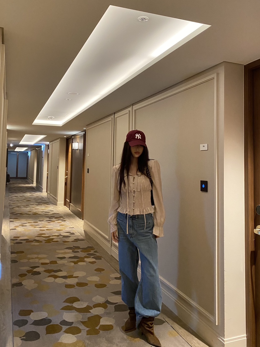 FOUREIGHT韓國直郵女士新品真品人氣職業熱賣時尚襯衫蕾絲衫FOUR EIGHT襯衫/蕾絲衫