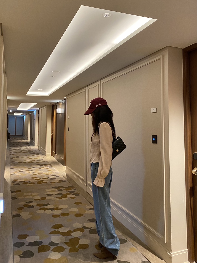 FOUREIGHT韓國直郵女士新品真品人氣職業熱賣時尚襯衫蕾絲衫FOUR EIGHT襯衫/蕾絲衫