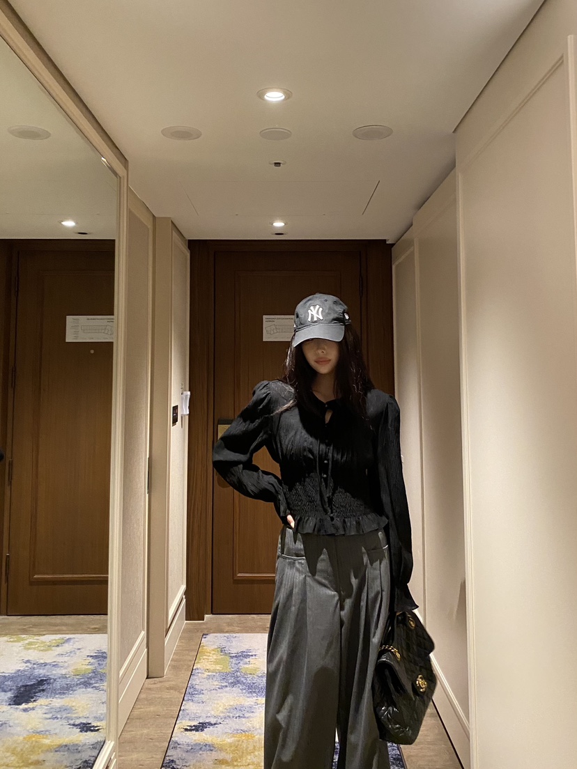 FOUREIGHT韓國直郵女士新品真品人氣職業熱賣時尚襯衫蕾絲衫FOUR EIGHT襯衫/蕾絲衫