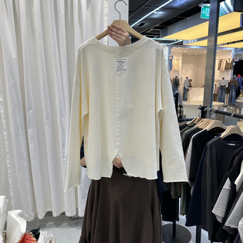 IN KIRA東大門直郵女裝新品真品熱賣人氣時尚推薦長袖T恤IN KIRA長袖T恤