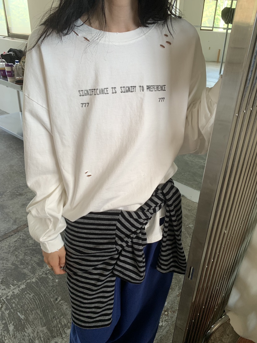 VAARA東大門實拍女裝新品熱賣時尚推薦真品人氣長袖T恤復古VAARA長袖T恤