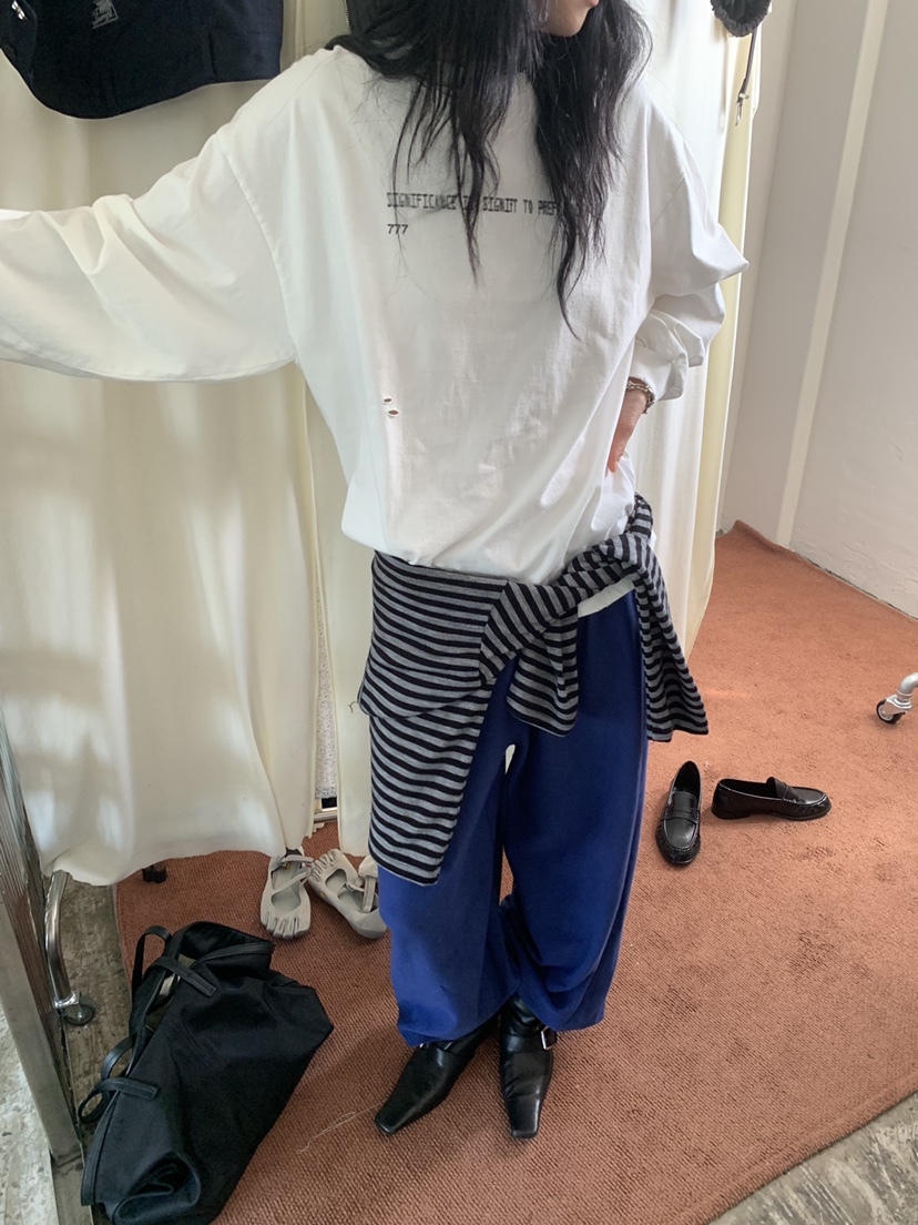 VAARA東大門實拍女裝新品熱賣時尚推薦真品人氣長袖T恤復古VAARA長袖T恤