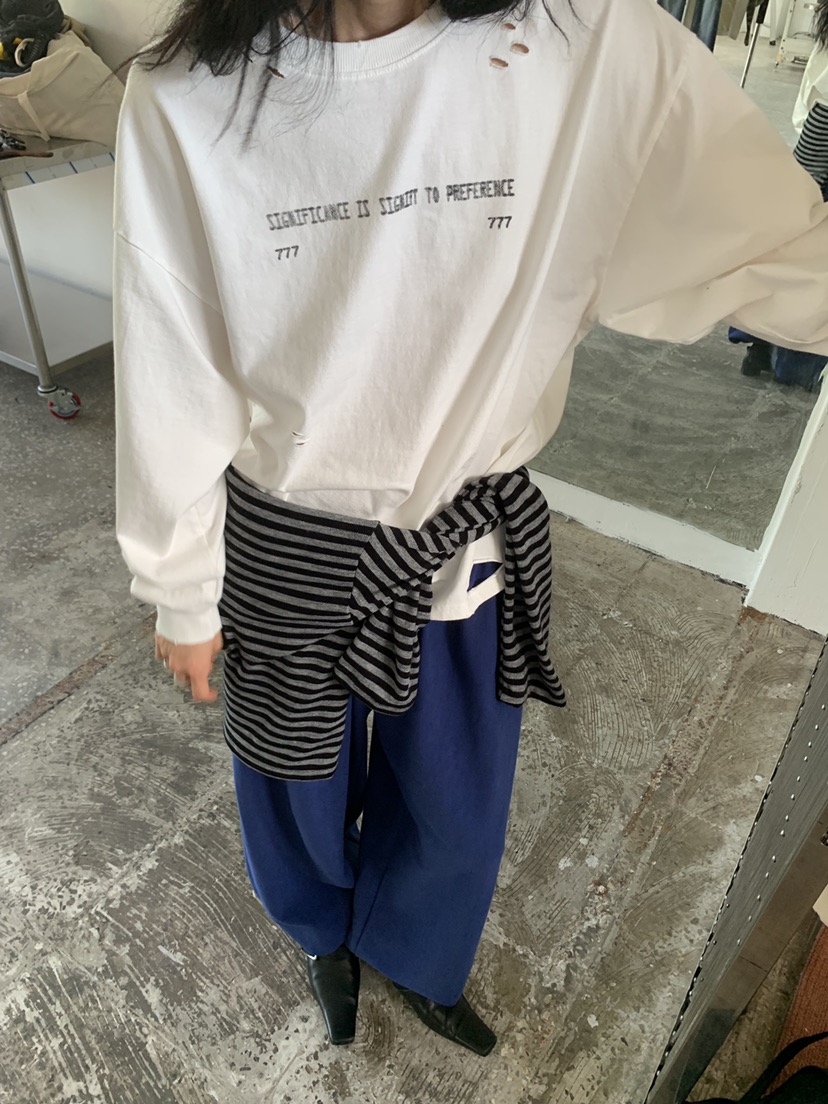 VAARA東大門實拍女裝新品熱賣時尚推薦真品人氣長袖T恤復古VAARA長袖T恤