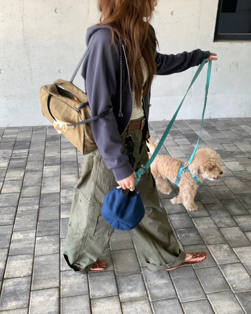 PEBBLE東大門實拍女士新款時尚熱賣衛衣拉鏈連帽衫印花撞色PEBBLE衛衣