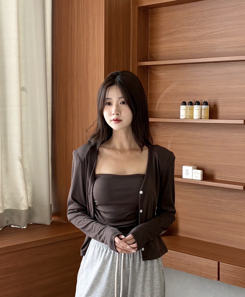 N.BROWN東大門直郵女裝新品熱賣人氣真品套裝含脖帶羊毛N.BROWN套裝