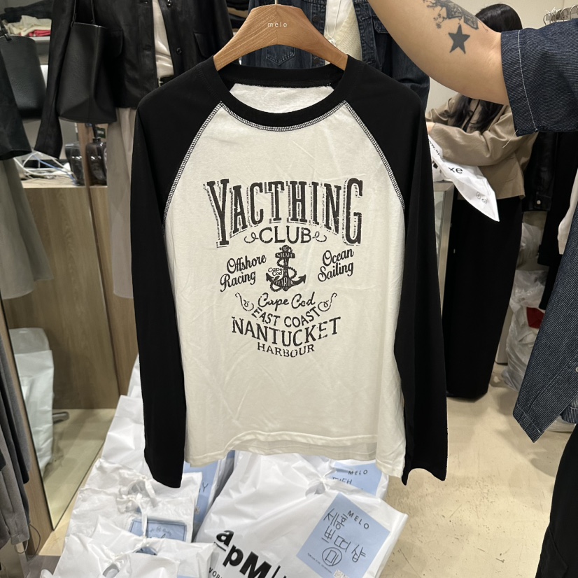 MELO韓國代購女裝新品真品時尚熱賣人氣休閑長袖T恤印花插肩MELO長袖T恤圖色1