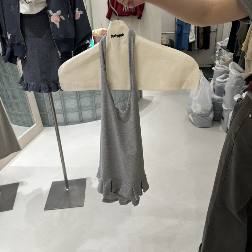 JUDYQUE東大門直郵女裝新品推薦休閑熱賣吊帶背心褶裥無袖JUDYQUE吊帶/背心圖色1