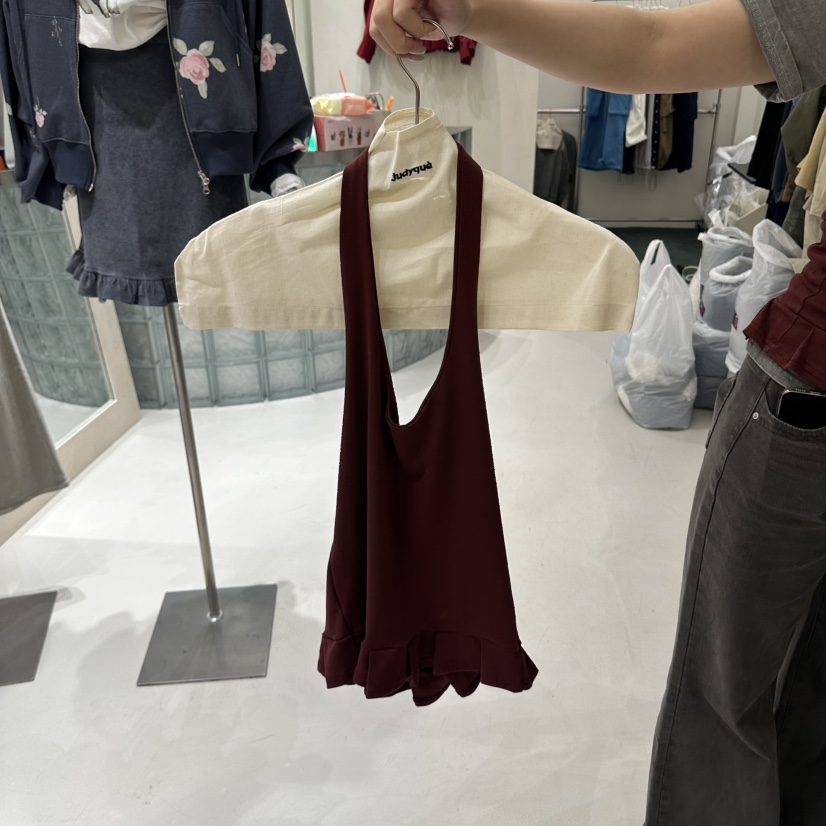 JUDYQUE東大門直郵女裝新品推薦休閑熱賣吊帶背心褶裥無袖JUDYQUE吊帶/背心圖色2