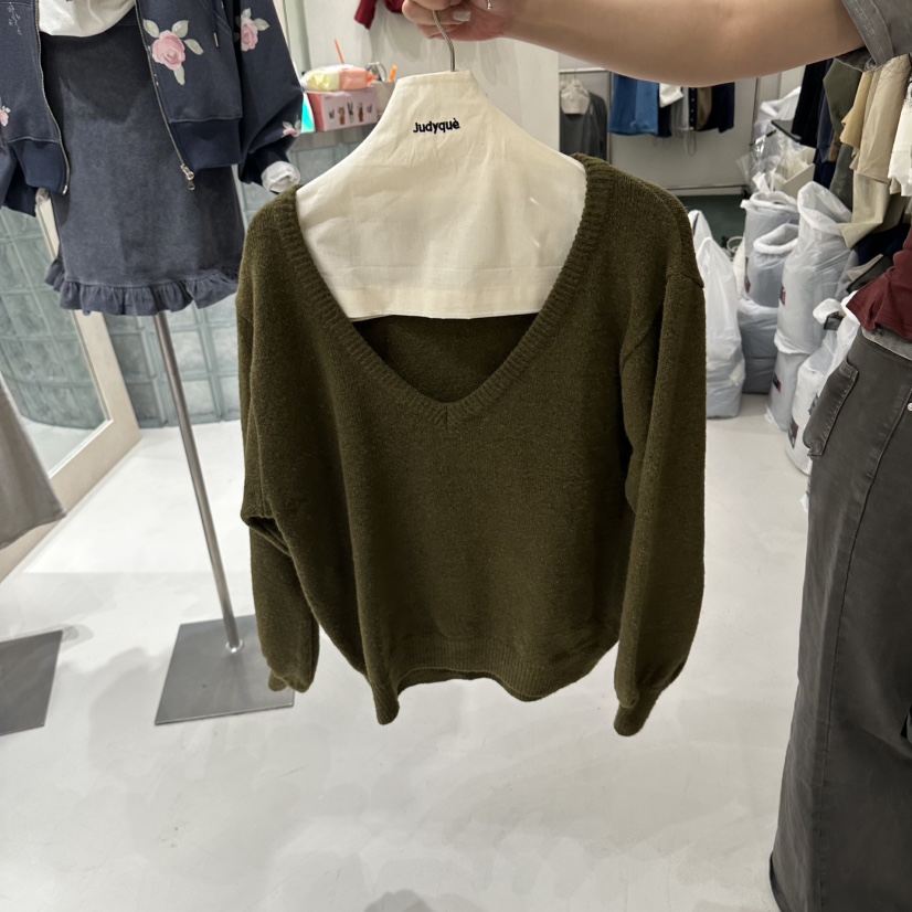JUDYQUE韓國直郵女士新款人氣真品時尚針織衫不含內搭深V領JUDYQUE針織衫圖色2