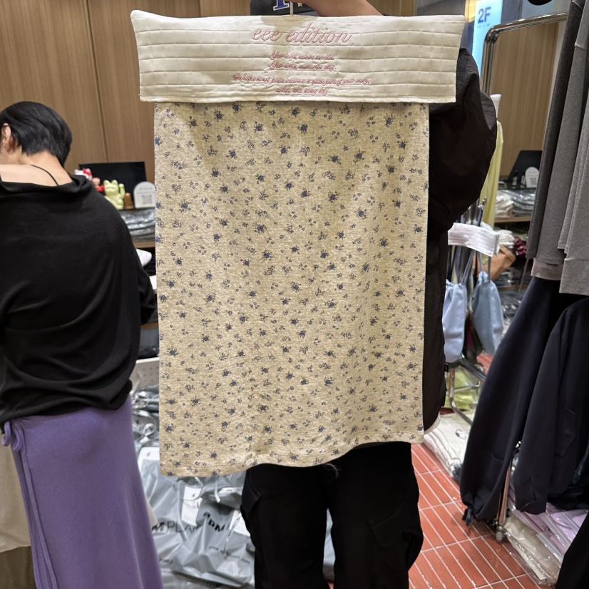 EEE東大門直郵女裝新品熱賣時尚人氣推薦休閑半身裙中短裙EEE半身裙/中短裙圖色2藍花