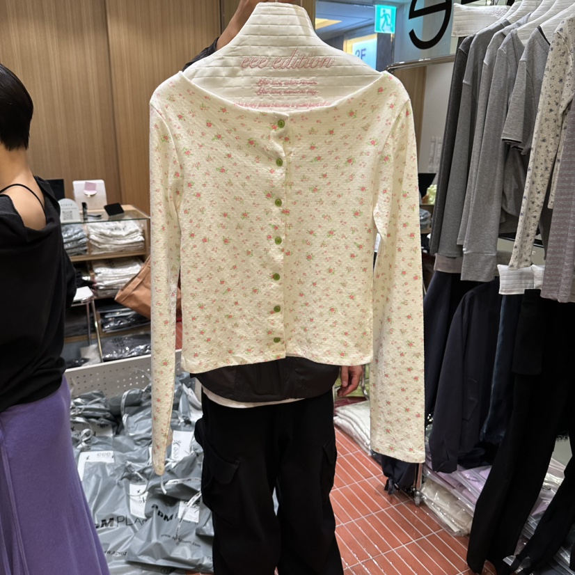EEE韓國代購女士新品熱賣真品休閑時尚人氣推薦開衫EEE開衫圖色2紅花