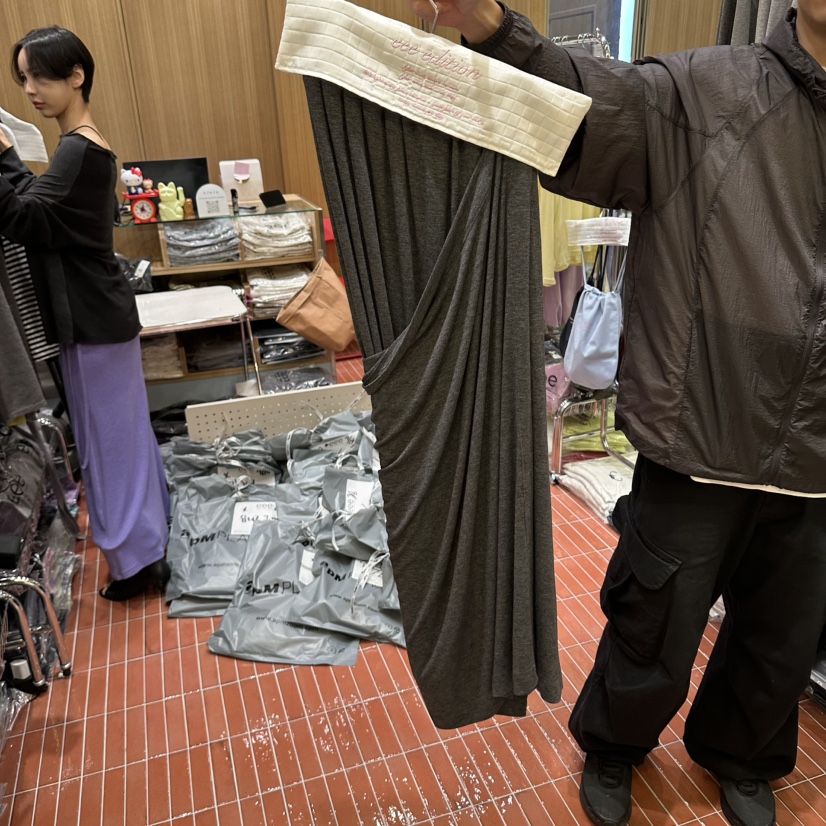 EEE東大門直郵女裝新款時尚人氣真品熱賣推薦休閑長裙紐扣EEE長裙圖色1