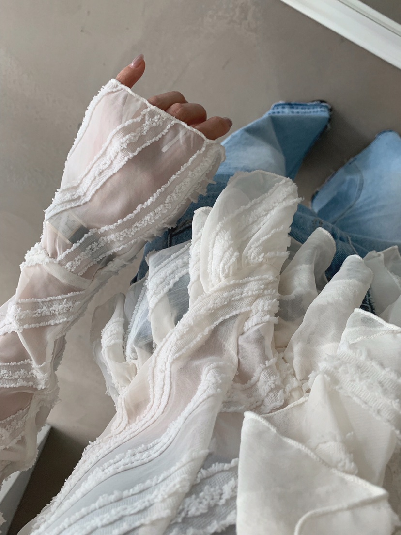 VERANDA韓國代購女裝新品真品時尚推薦襯衫蕾絲衫不對稱褶邊VERANDA襯衫/蕾絲衫